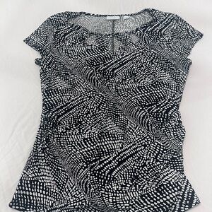 Black and White Patterned Women's Top